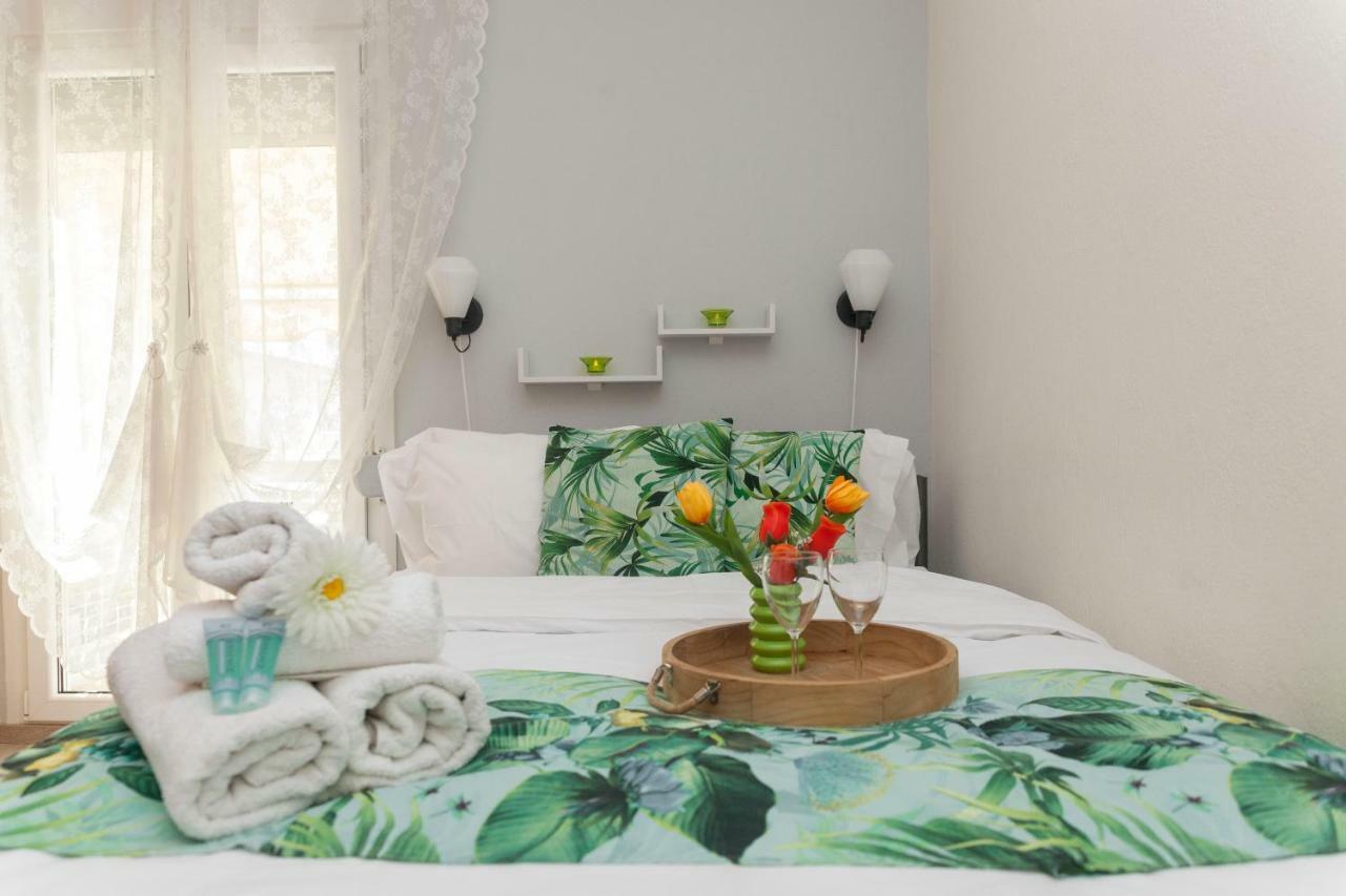 City Center Apartment Near Helexpo Tesalonika Bagian luar foto